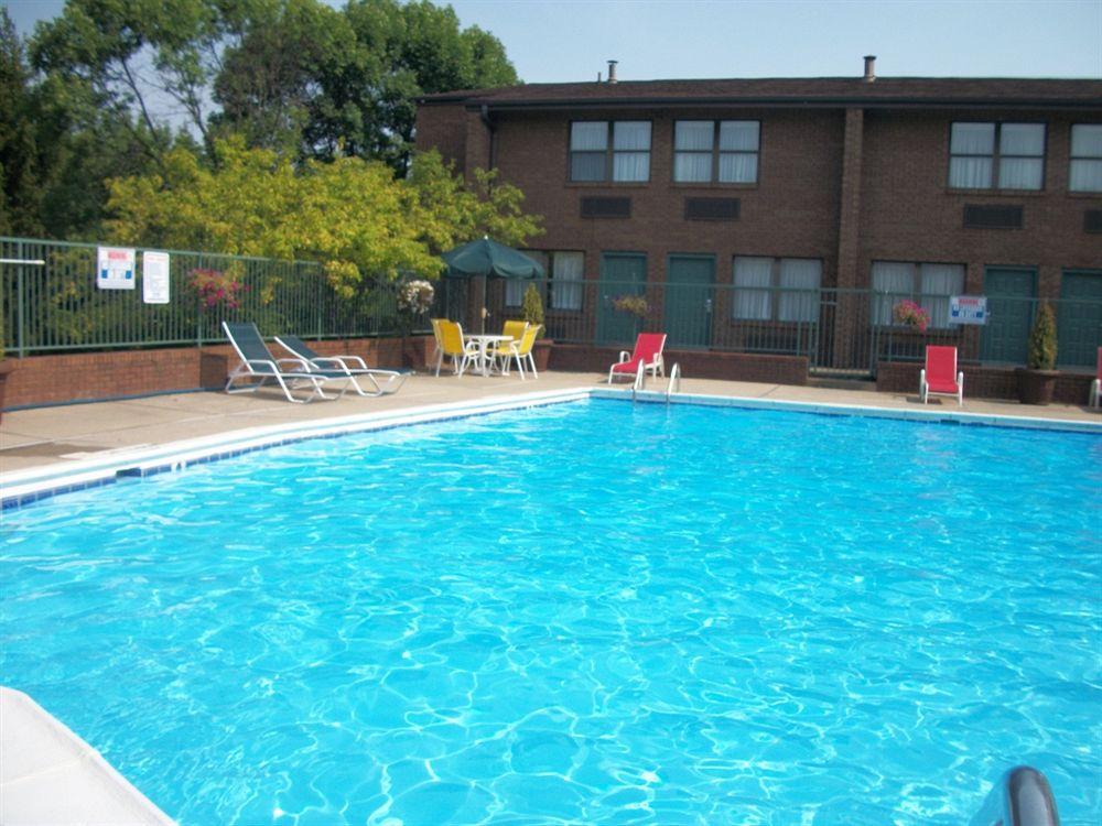Red Roof Inn & Suites Lexington - Hamburg Екстер'єр фото