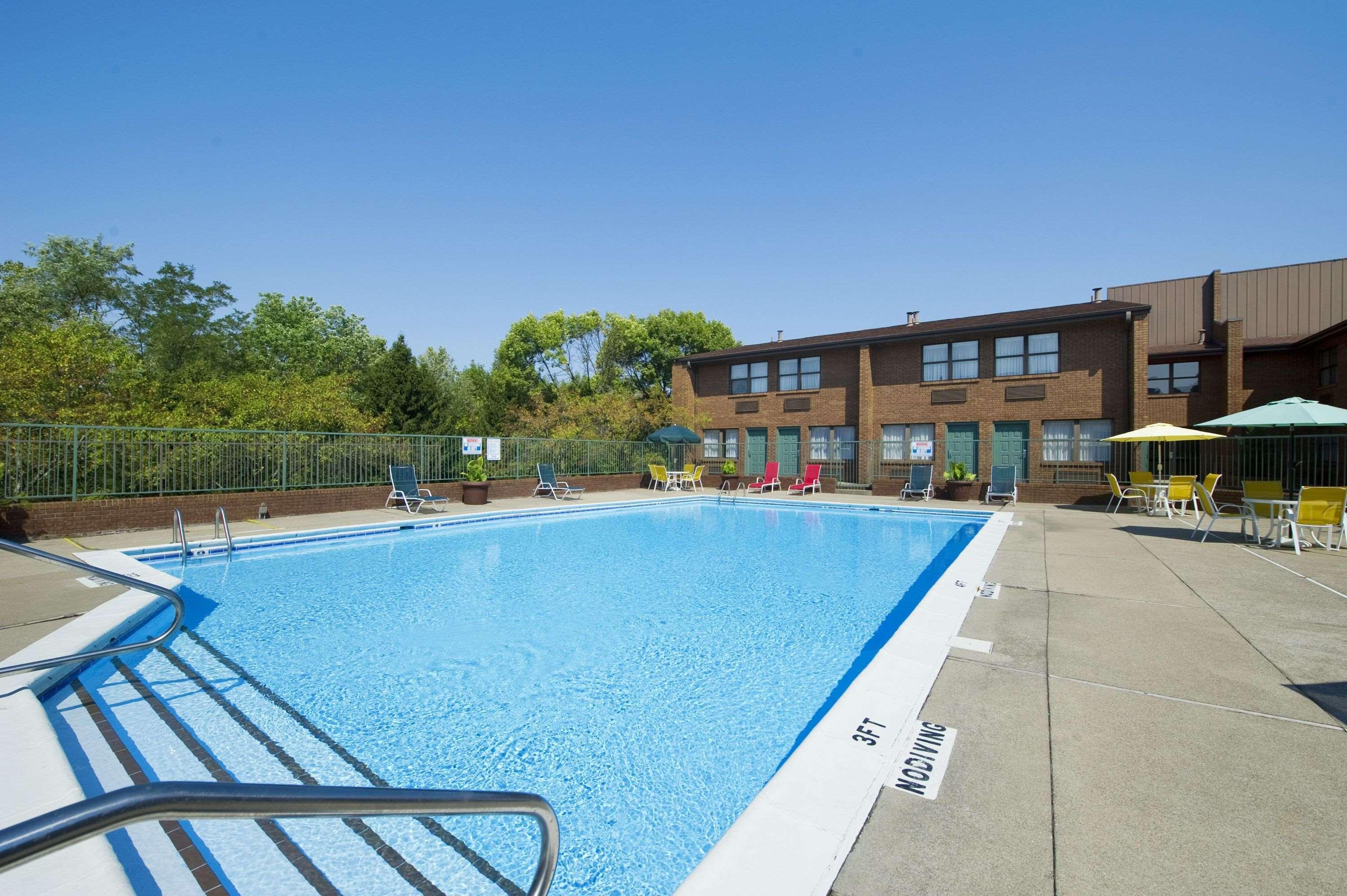 Red Roof Inn & Suites Lexington - Hamburg Екстер'єр фото