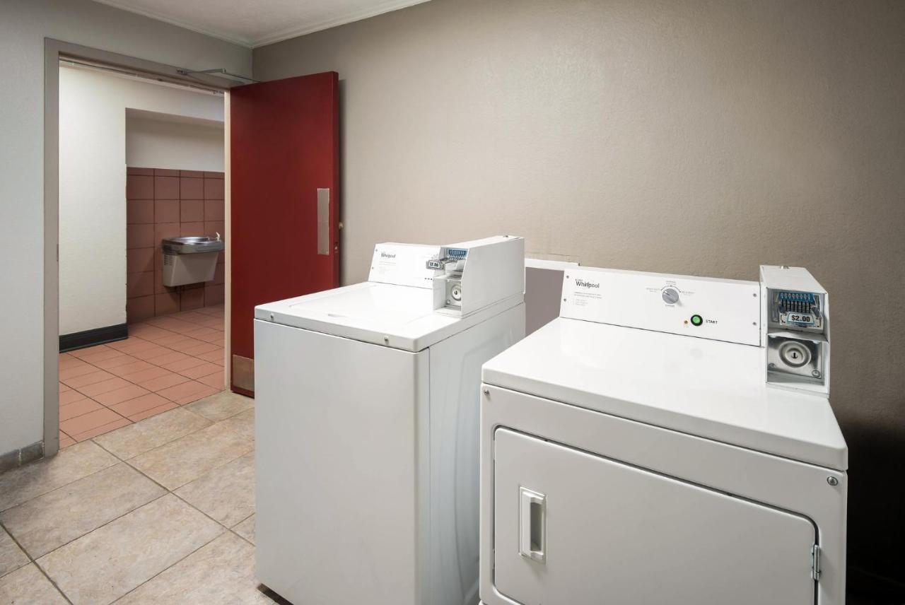 Red Roof Inn & Suites Lexington - Hamburg Екстер'єр фото