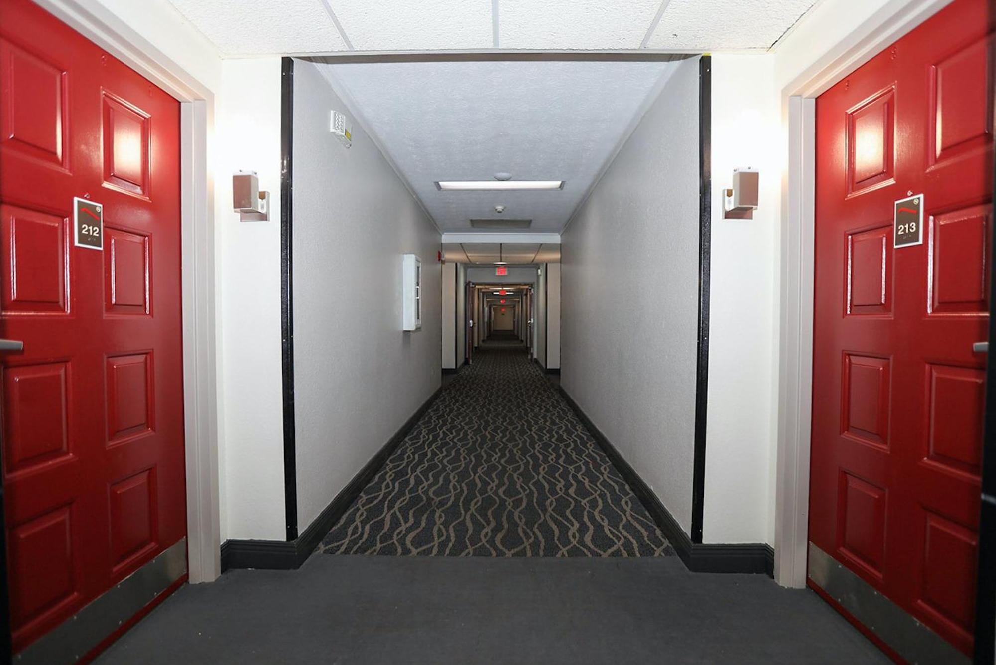 Red Roof Inn & Suites Lexington - Hamburg Екстер'єр фото